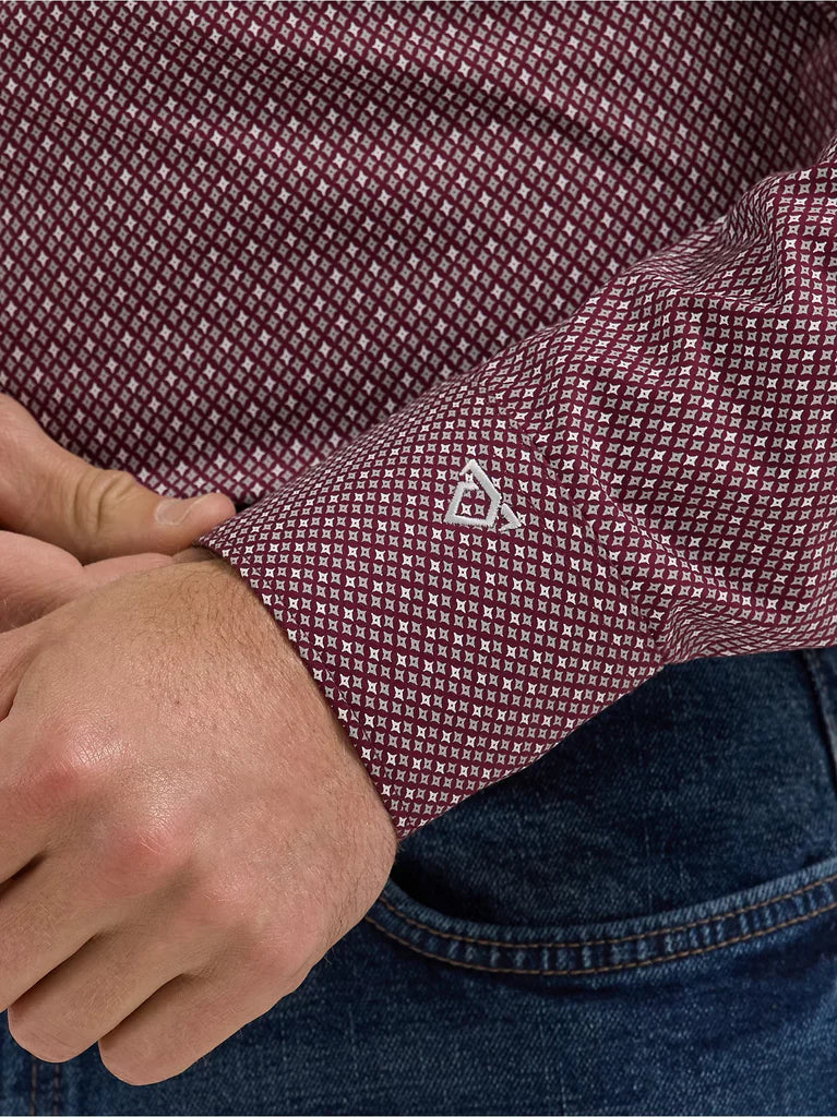 Wrangler Men's Cody Johnson Long Sleeve Button Down Shirt 112357679