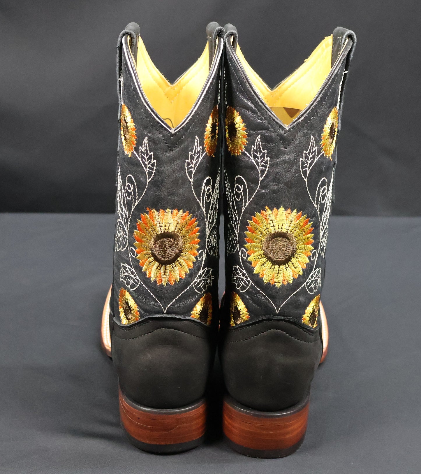 Cowboy City Womans Boots Sunflowers Black No Buck