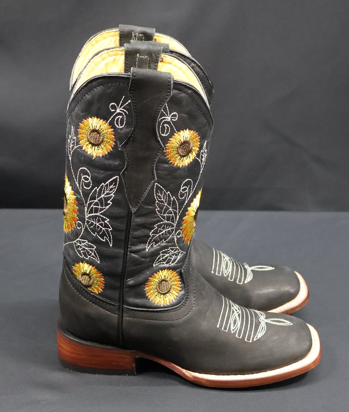 Cowboy City Womans Boots Sunflowers Black No Buck
