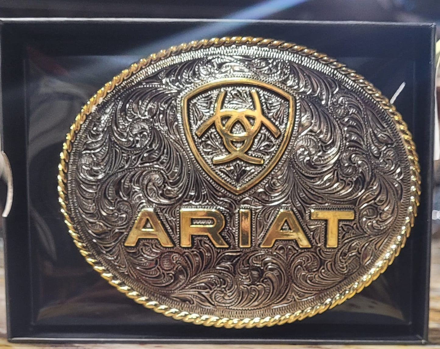 ARIAT LARGE OVAL ROPE EDGE BUCKLE - A37063