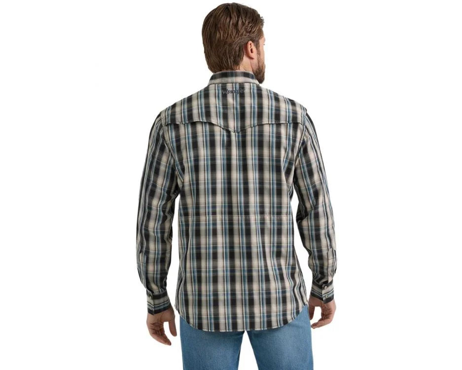 Wrangler Men's Classic Fit Performance Long Sleeve Snap Shirt - Tan/Black112352665