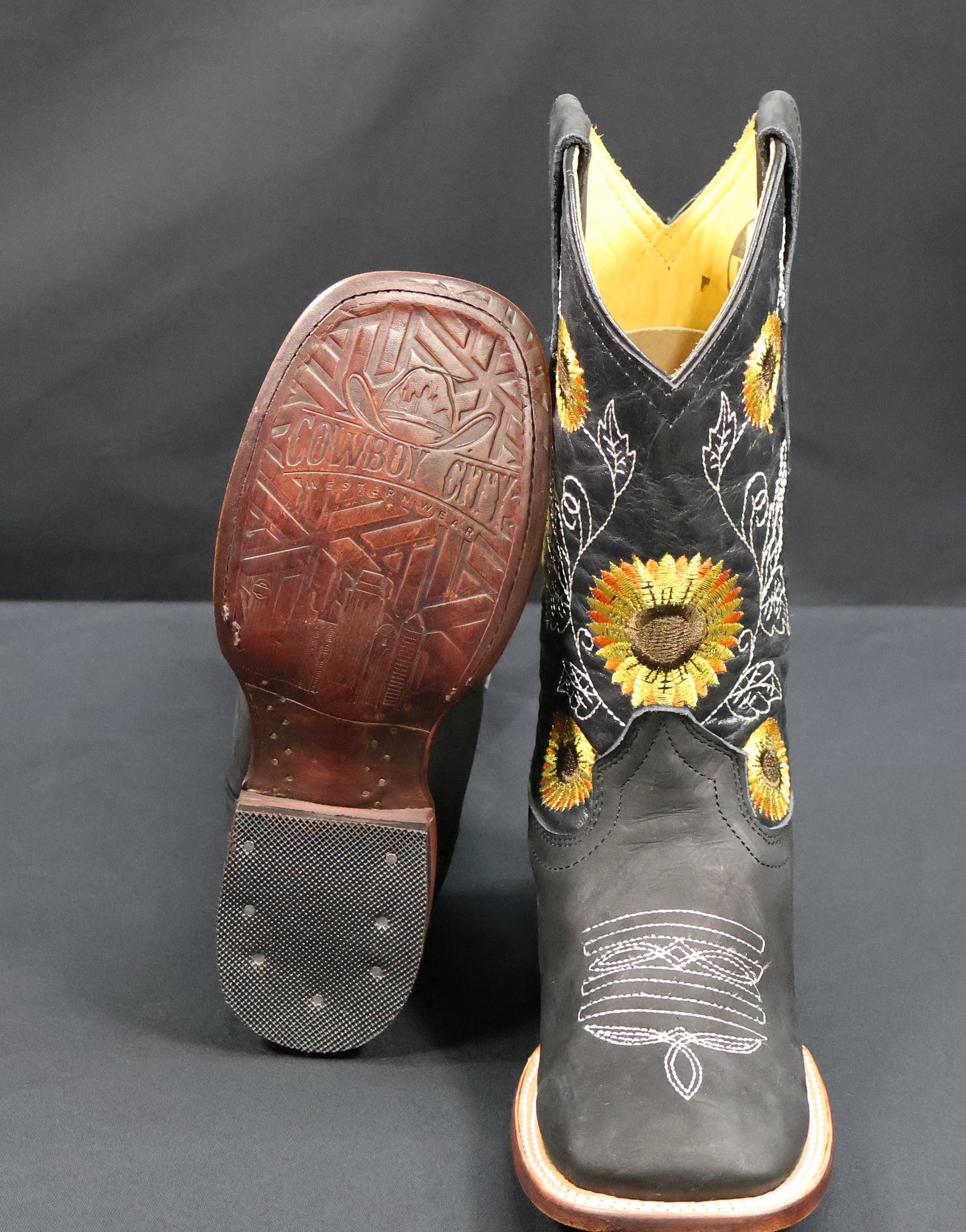Cowboy City Womans Boots Sunflowers Black No Buck