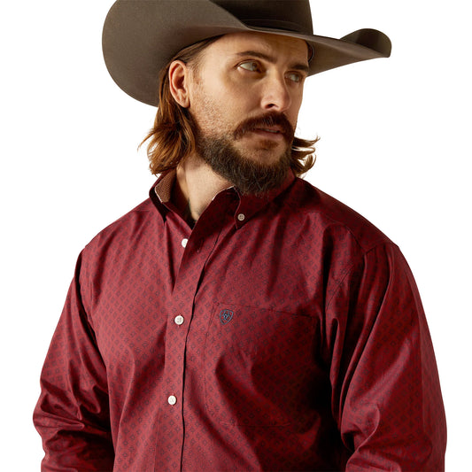 Ariat Men's Issac Dark Red Classic Fit Wrinkle Free Button Down Shirt 10054047