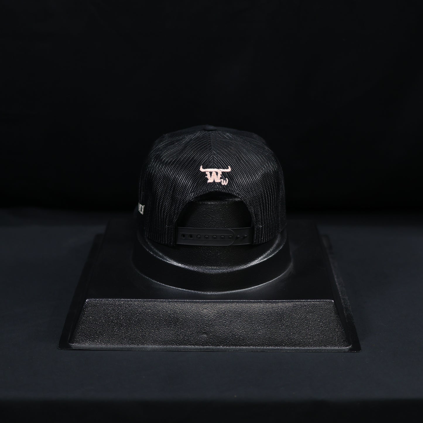 TR Texas Black/Pink Hearts Cap