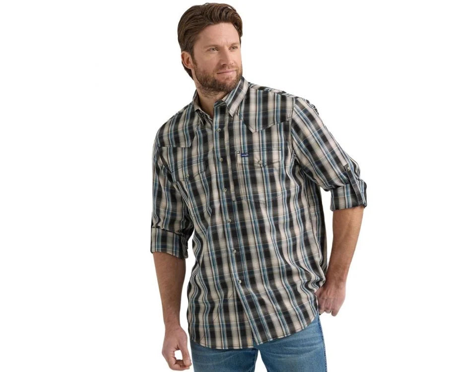 Wrangler Men's Classic Fit Performance Long Sleeve Snap Shirt - Tan/Black112352665