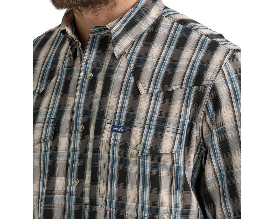 Wrangler Men's Classic Fit Performance Long Sleeve Snap Shirt - Tan/Black112352665